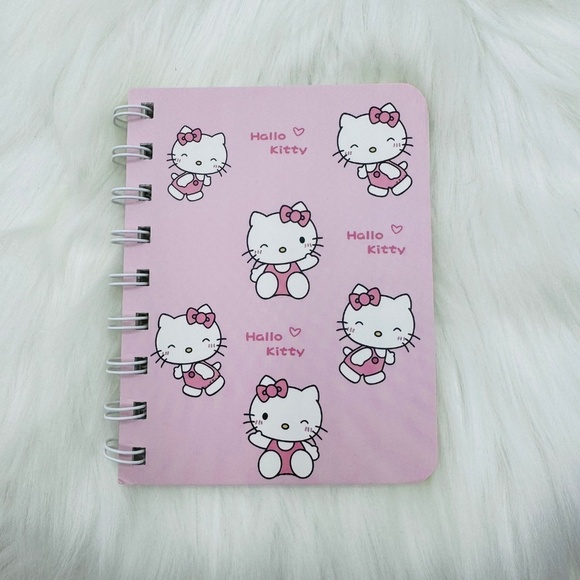 Hello Kitty Accessory Bundle 3 - Picture 3 of 7